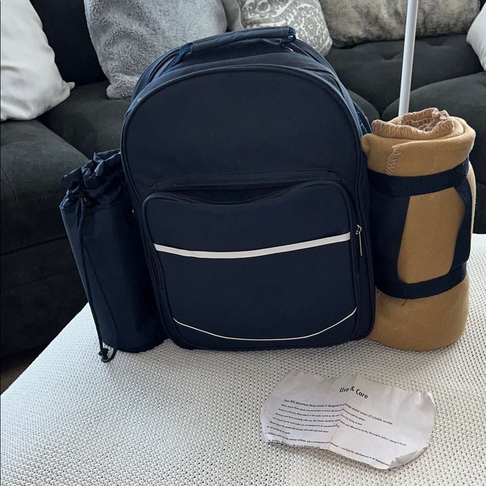 Elegant Blue Backpack with Bottle Holder - Picture 11 of 14